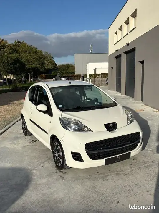Peugeot 107 2010 photo 3