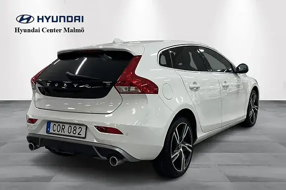 Volvo V40 2019 photo 2
