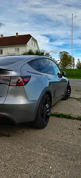 Tesla Model Y 2024 photo 4