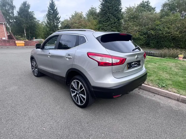 Nissan Qashqai 2014 photo 4