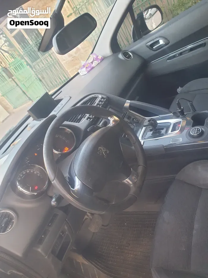 Peugeot E-3008 2015 photo 3