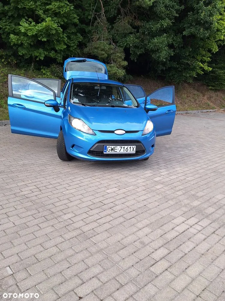 Ford Fiesta 2010 photo 2