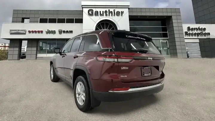 Jeep Grand Cherokee 2026 photo 4
