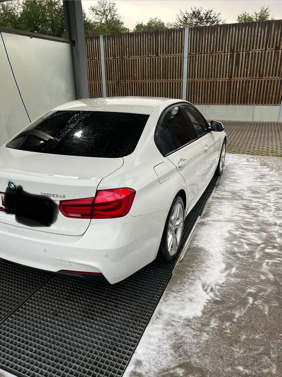 BMW 3 Series 2016 photo 3