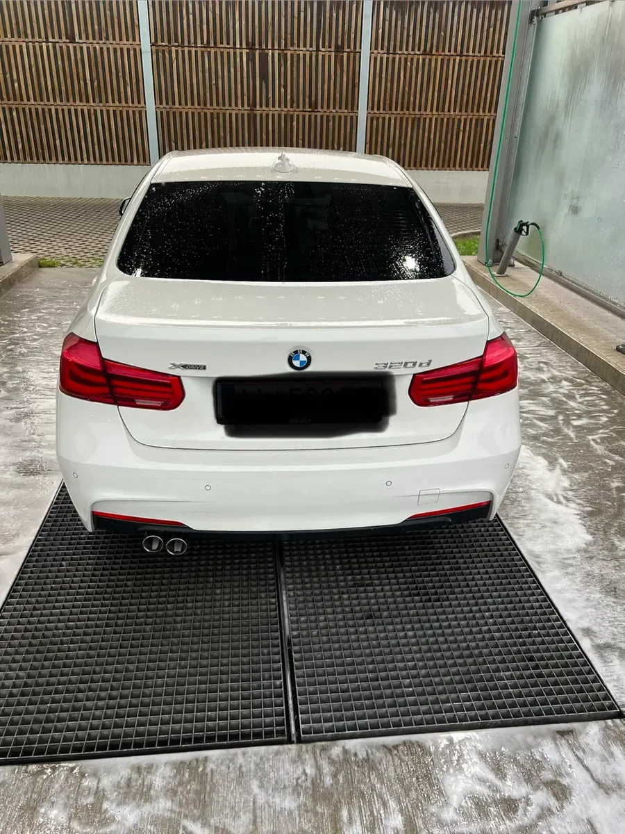 BMW 3 Series 2016 photo 2