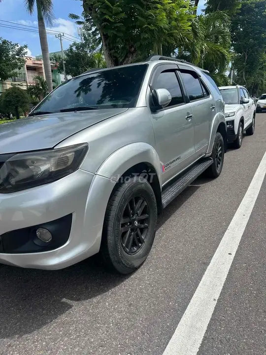 Toyota Fortuner 2013 photo 2