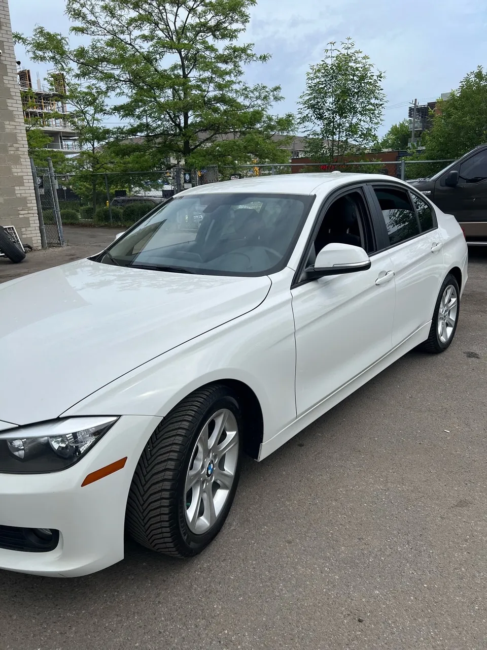 BMW 320I 2012 photo 2