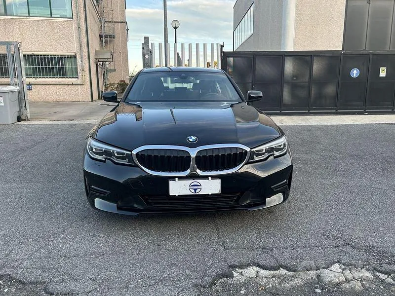 BMW 3 Series 2019 photo 2