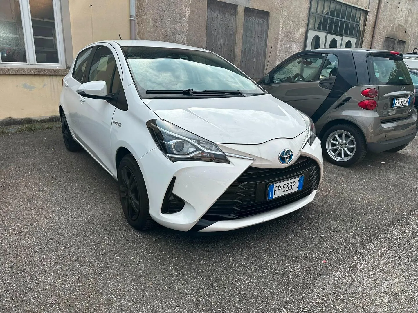 Toyota Yaris 2018 photo 2