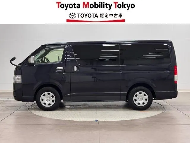 Toyota Hiace Van 2023 photo 3