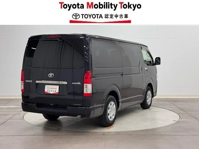 Toyota Hiace Van 2023 photo 2