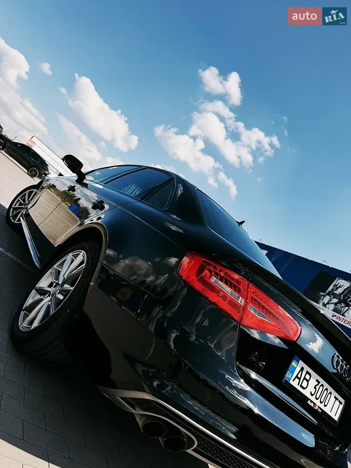 Audi A4 2014 photo 2