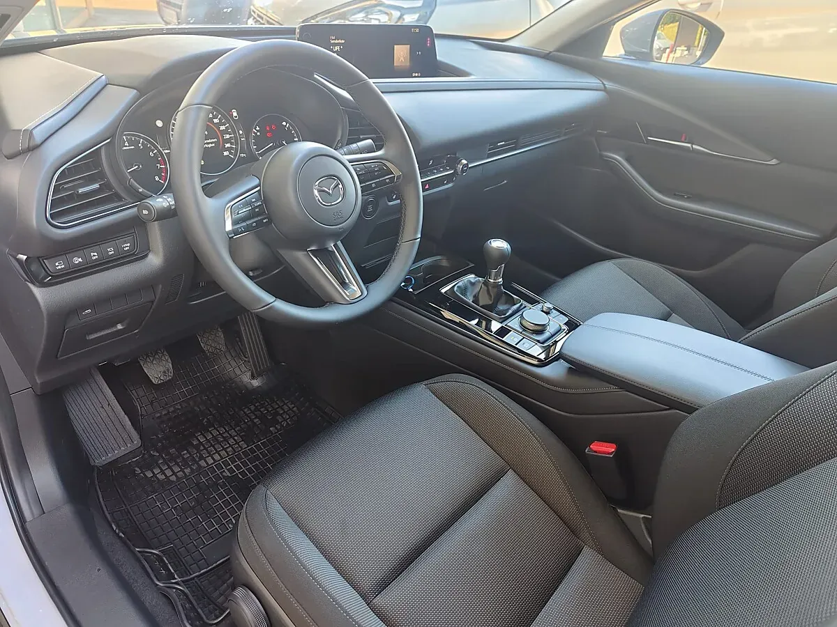 Mazda Cx-30 photo 3