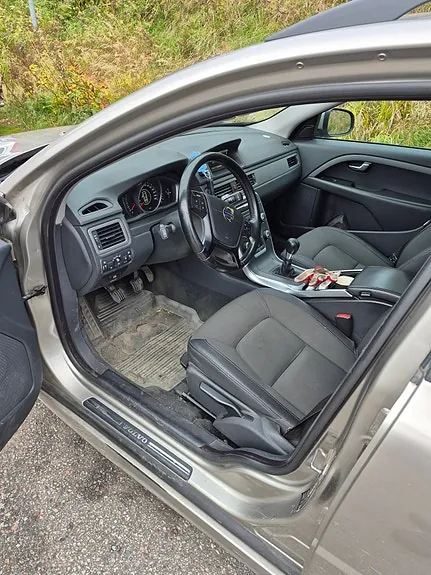 Volvo V70 2014 photo 2
