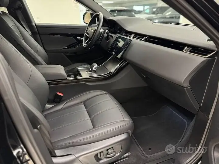 Land Rover Evoque 2025 photo 3