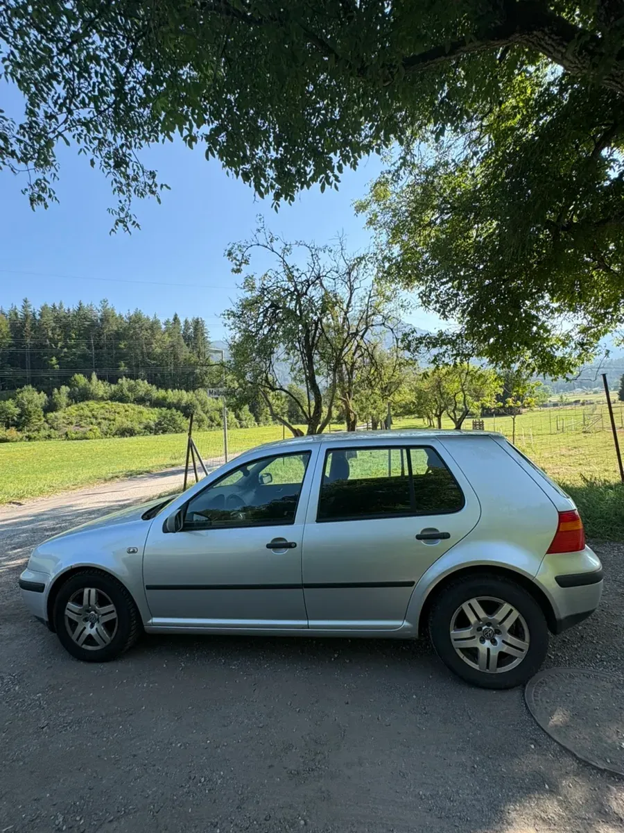 Volkswagen Golf 2004 photo 2