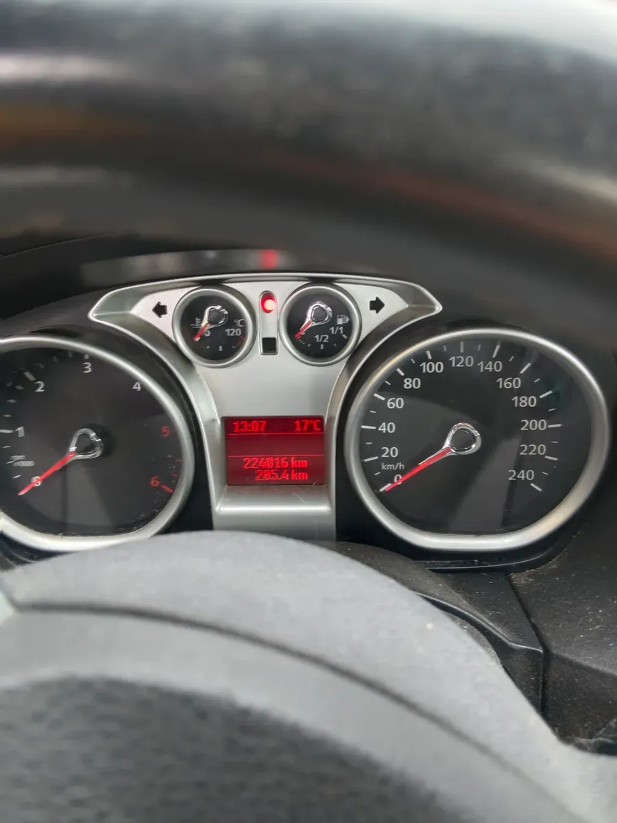 Ford Focus 2009 photo 2