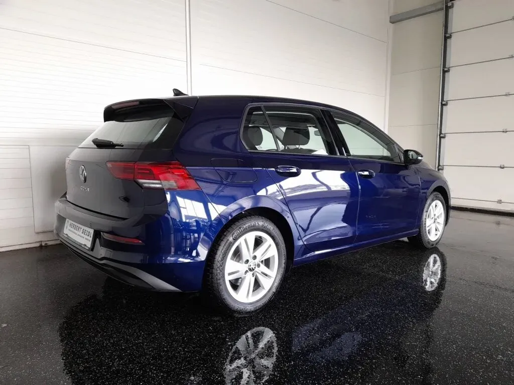Volkswagen Golf 2022 photo 2