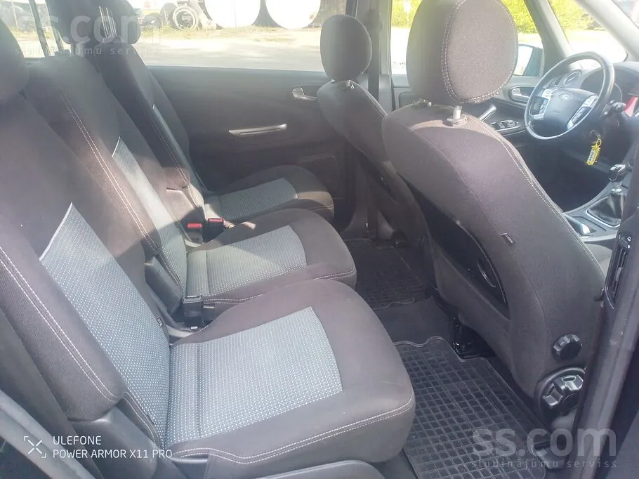 Ford Galaxy 2013 photo 4