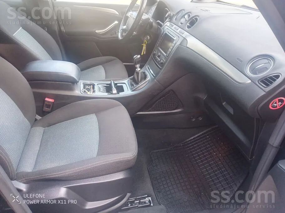 Ford Galaxy 2013 photo 3