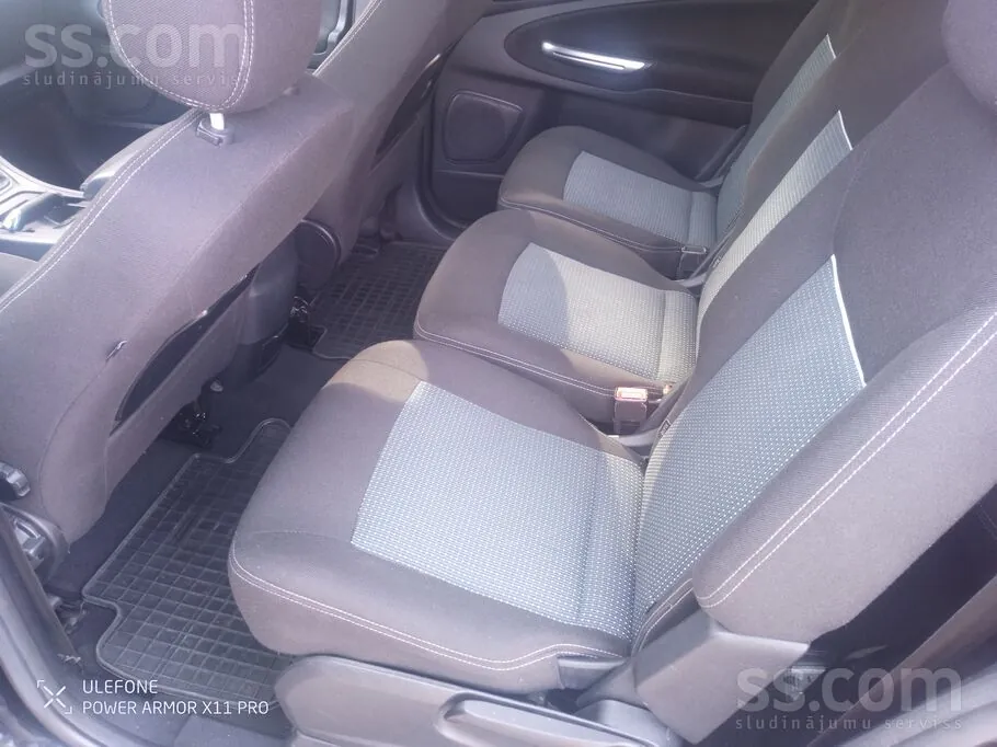 Ford Galaxy 2013 photo 5