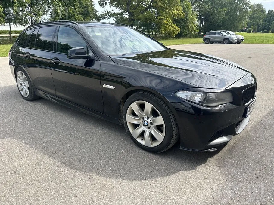 BMW 530 2011 photo 2