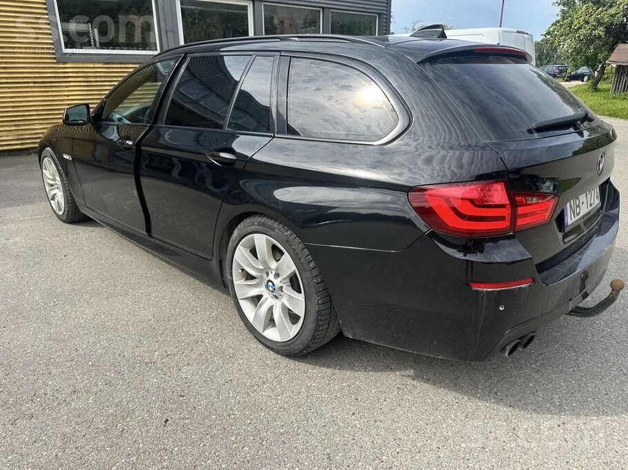 BMW 530 2011 photo 4