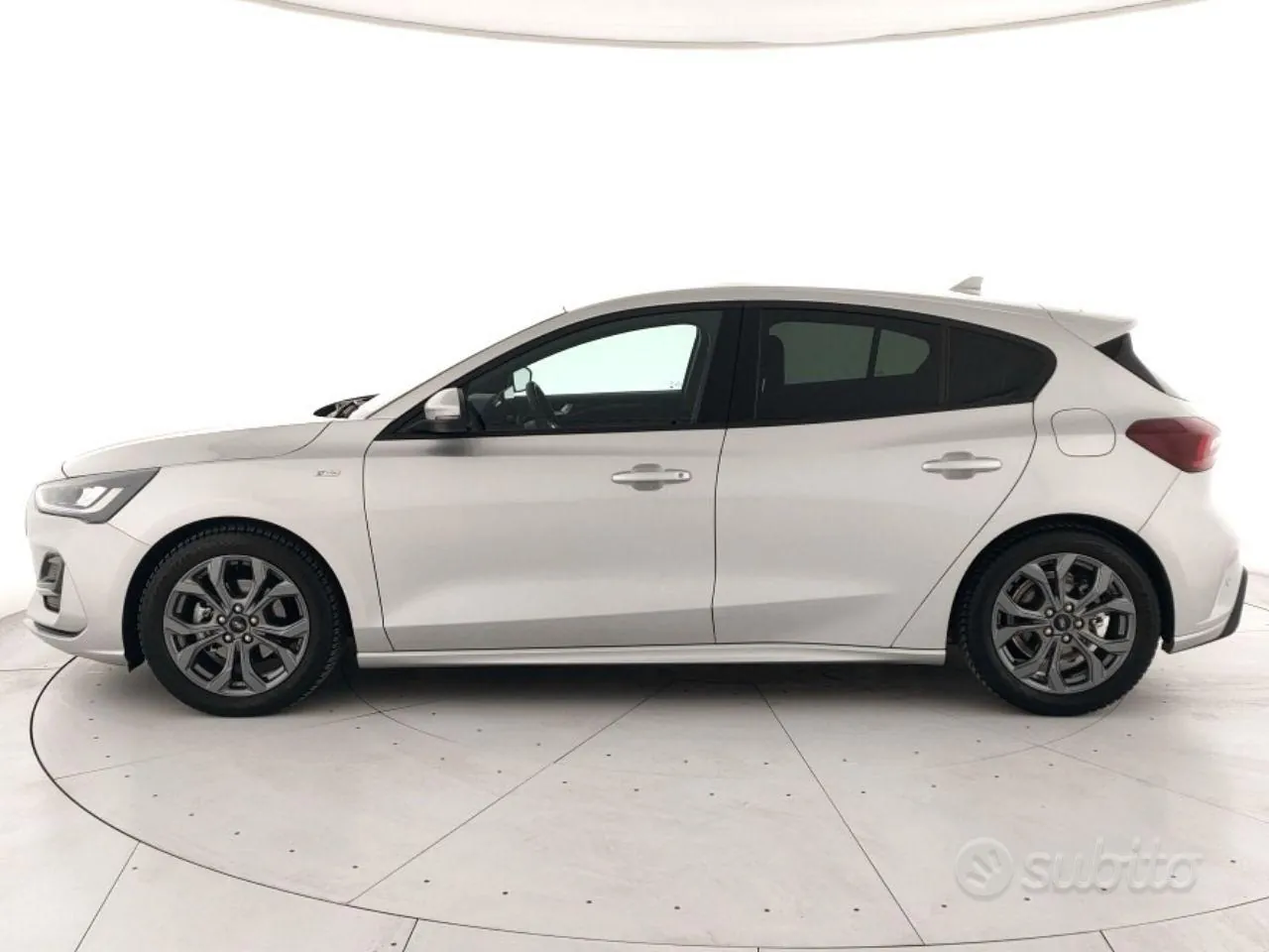 Ford Focus 2025 photo 2