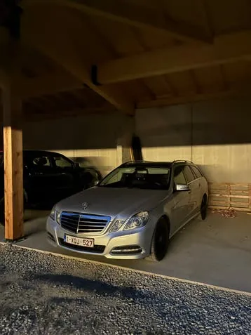 Mercedes-Benz E250