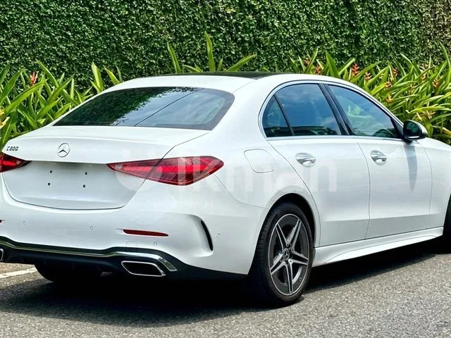 Mercedes-Benz C200 2025 photo 2