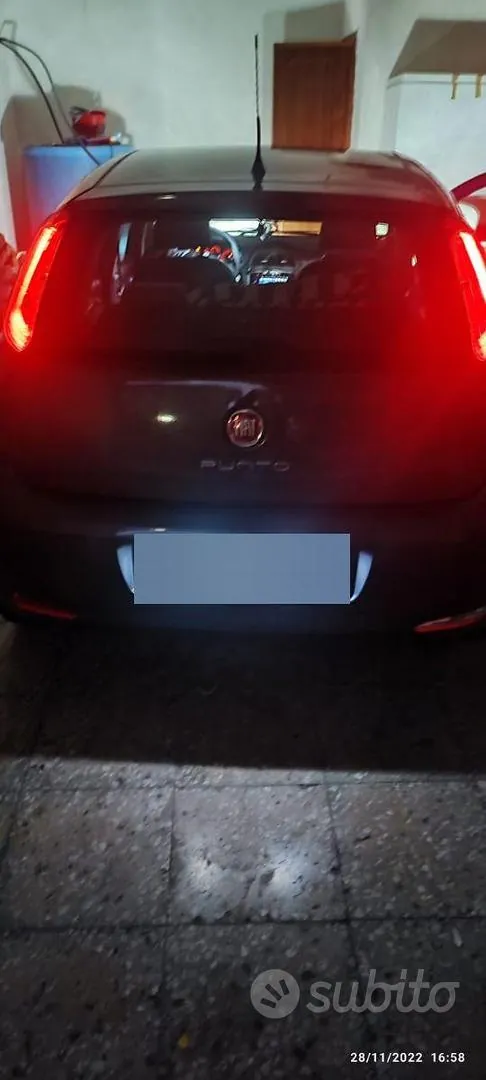 Fiat Punto 2012 photo 2