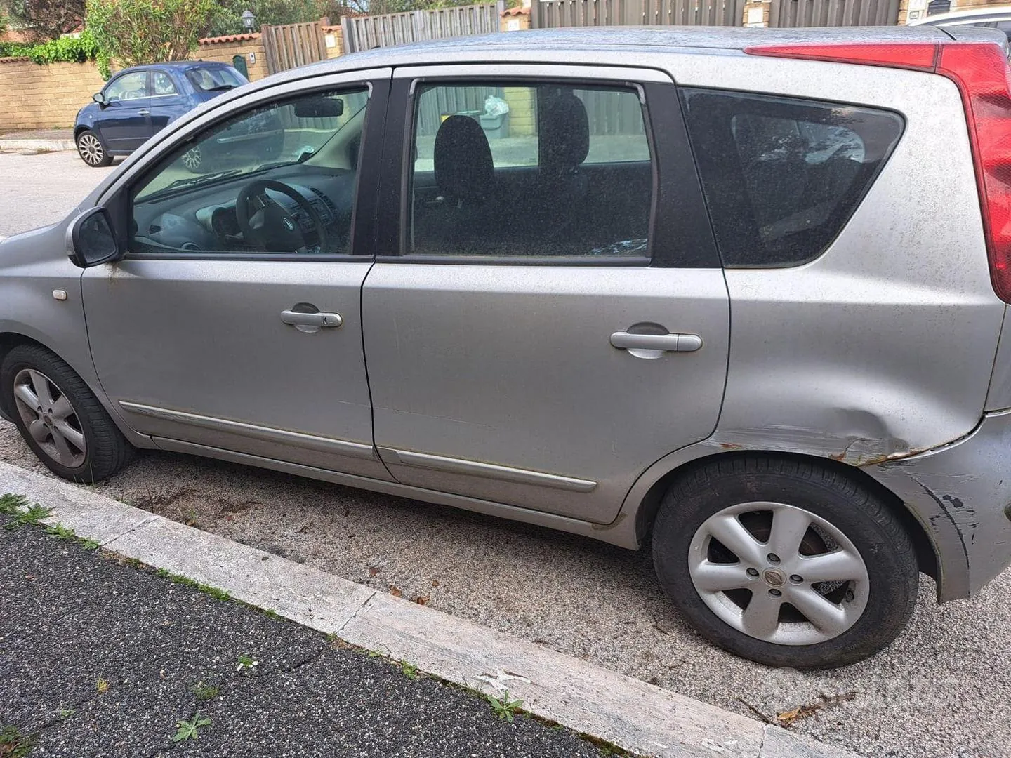 Nissan Note 2006 photo 2