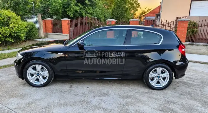 BMW 118 2009 photo 2