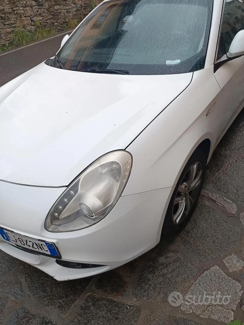 Alfa Romeo Giulietta 2011 photo 4