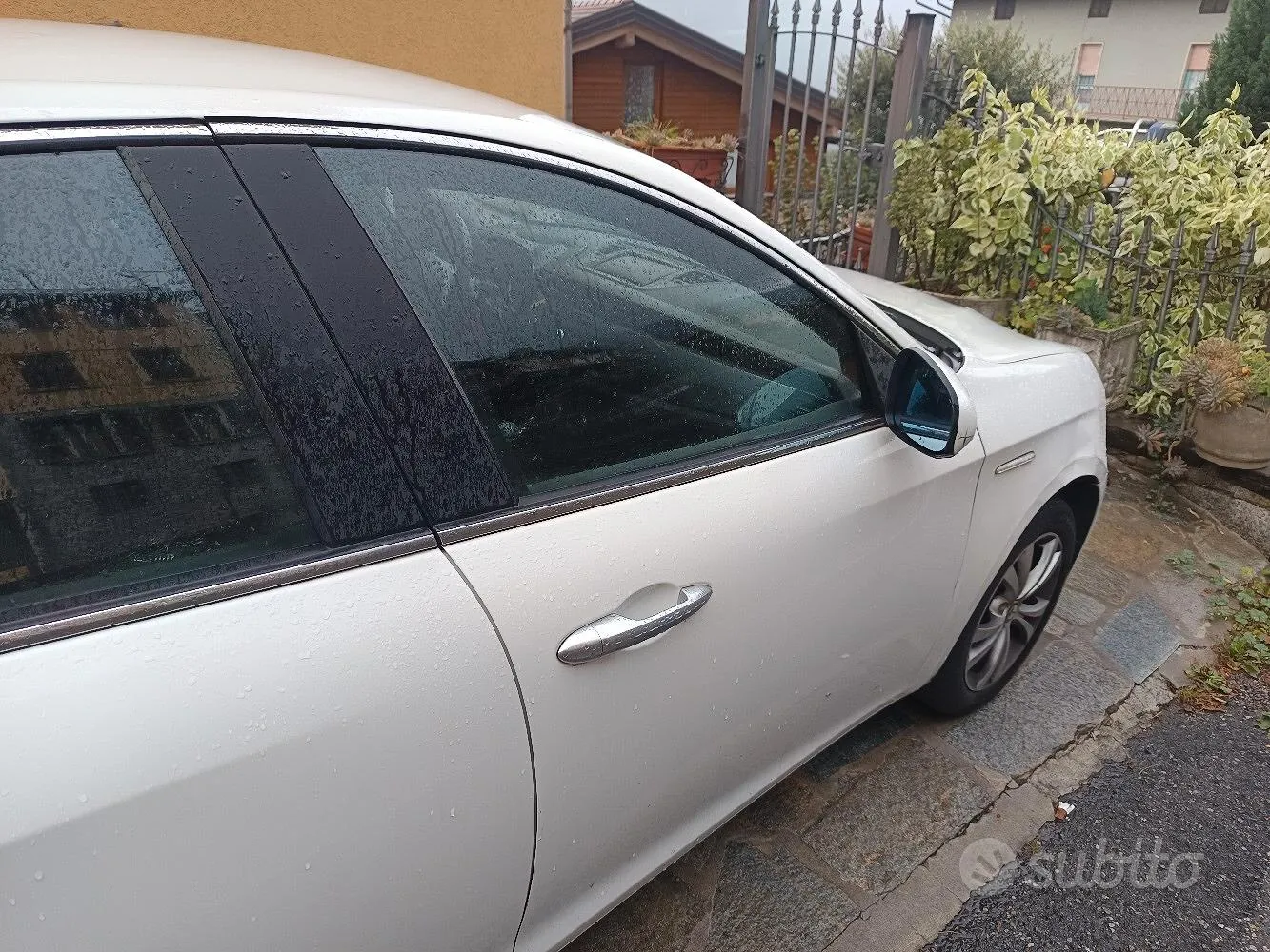 Alfa Romeo Giulietta 2011 photo 5