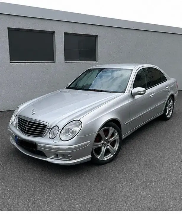Mercedes-Benz W211