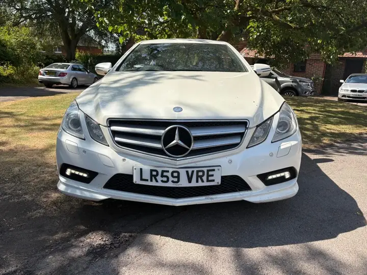 Mercedes-Benz E-Class 2009 photo 3