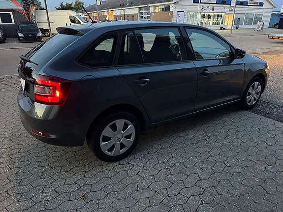 Skoda Rapid 2017 photo 3