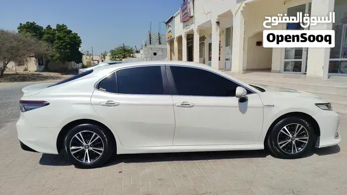 Toyota Camry 2023 photo 3