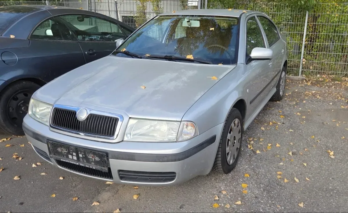 Skoda Octavia 2001 photo 2