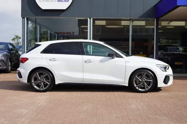 Audi A3 2022 photo 3