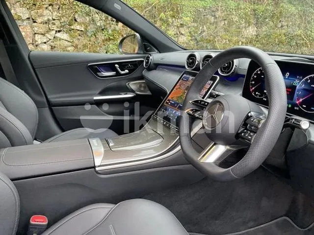 Mercedes-Benz C200 2025 photo 5