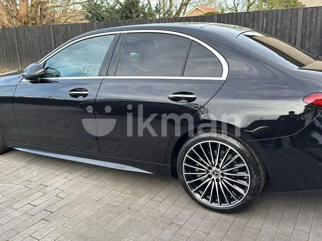 Mercedes-Benz C200 2025 photo 4