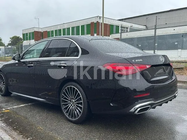 Mercedes-Benz C200 2025 photo 2