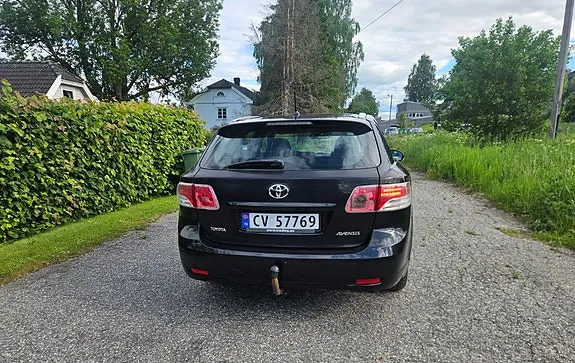 Toyota Avensis 2010 photo 4