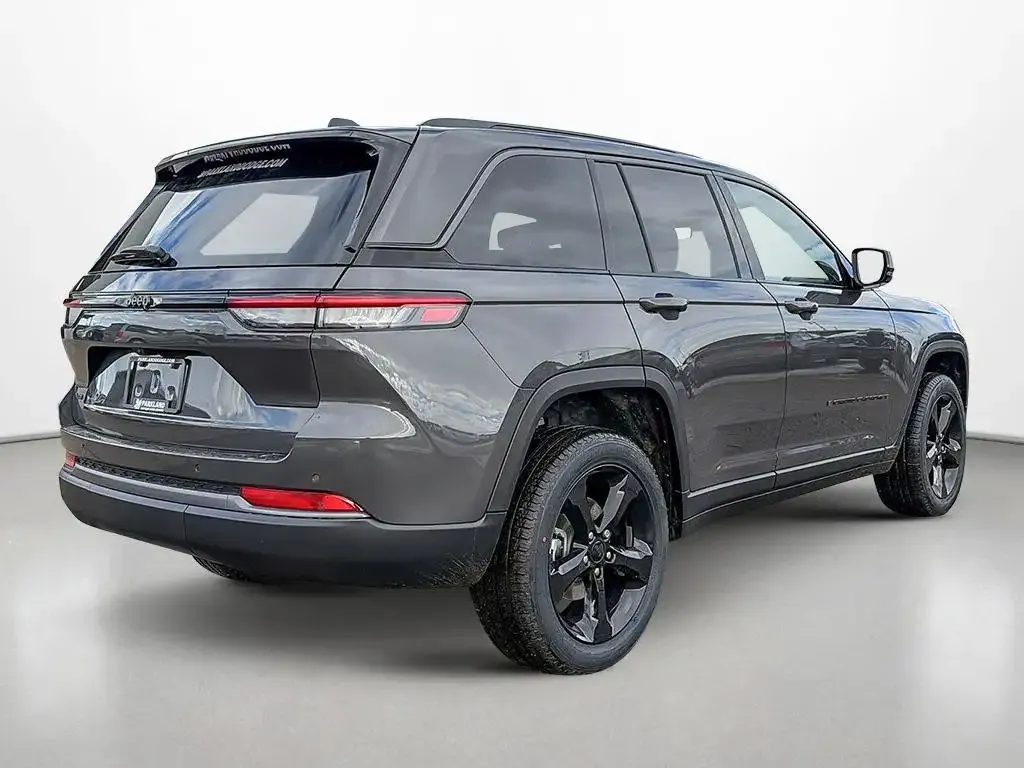 Jeep Grand Cherokee 2026 photo 5