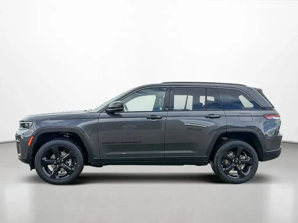 Jeep Grand Cherokee 2026 photo 2