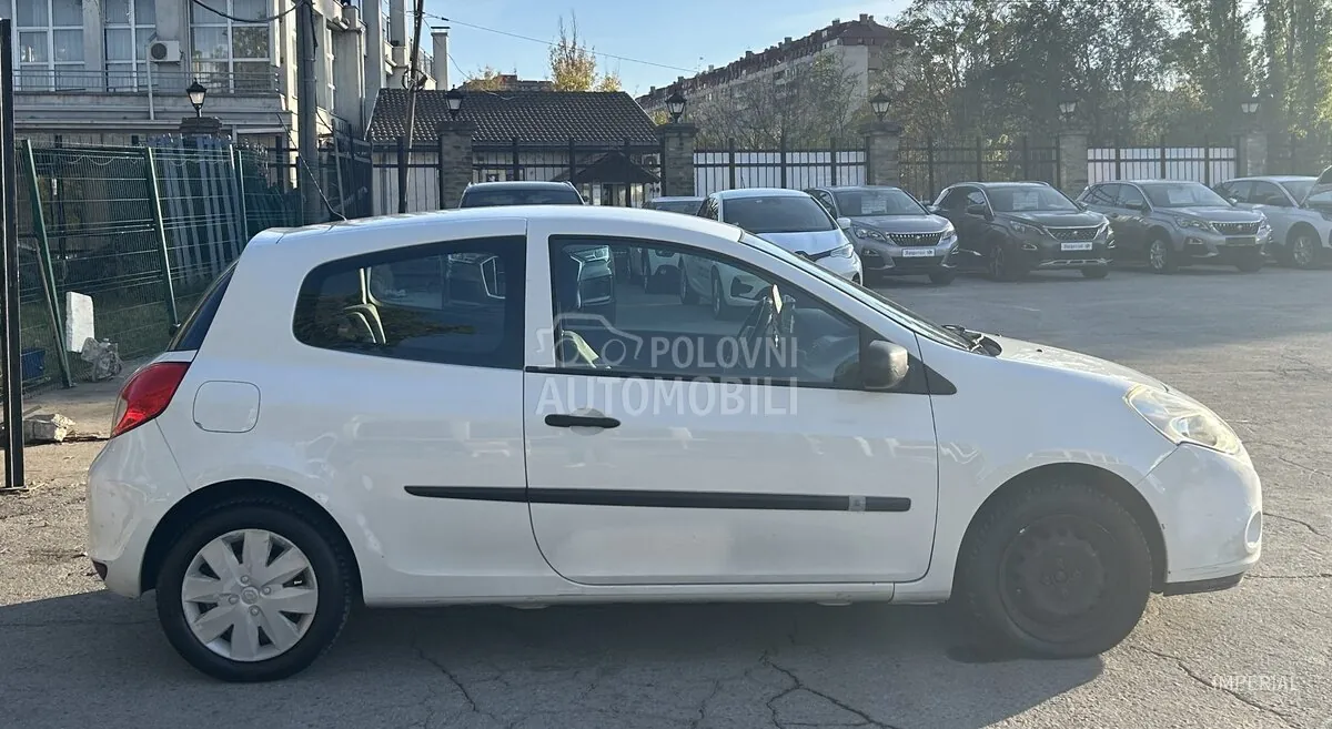 Renault Clio 2010 photo 4
