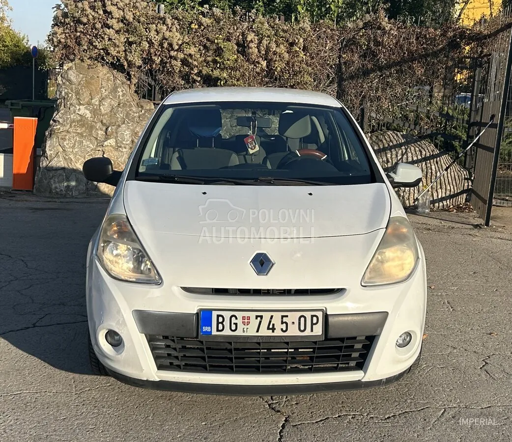 Renault Clio 2010 photo 2
