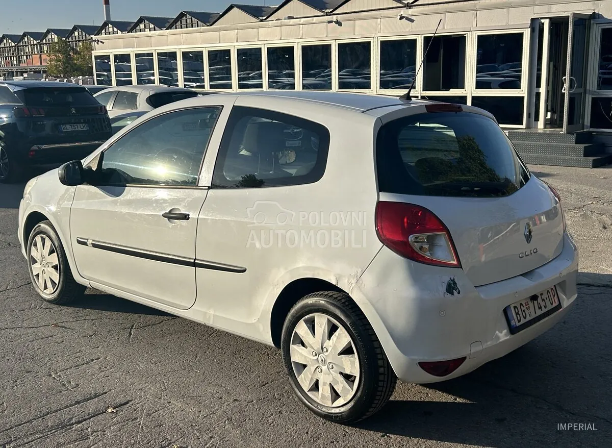 Renault Clio 2010 photo 5